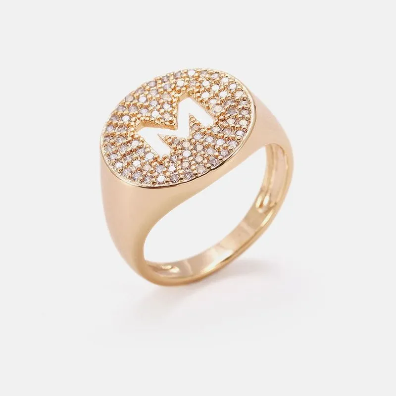 Масивне кільце з буквою M