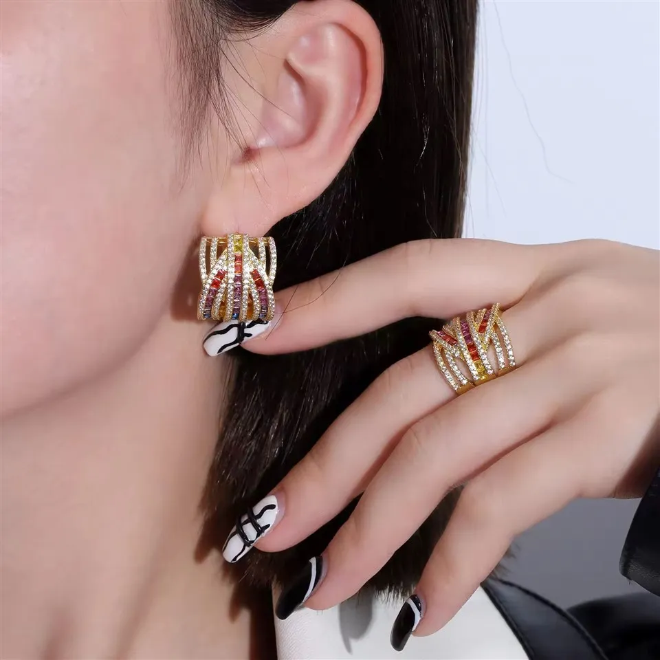 Набір сережок з цирконом